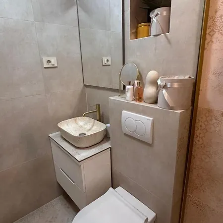 Negrin Apartment *